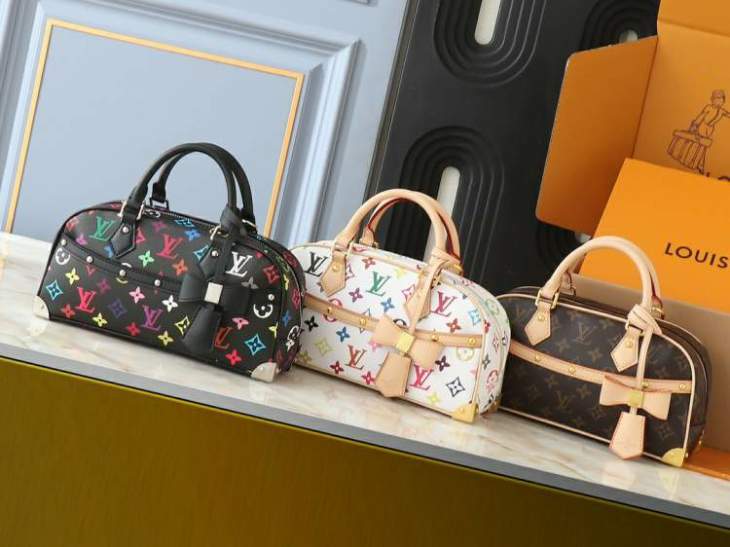 Picture of Louis Vuitton Mens Bags _SKUfw184537799fw